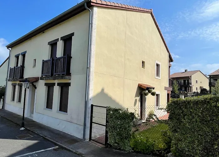 Vacacional De 2 Con Piscina Appartement Prellezo